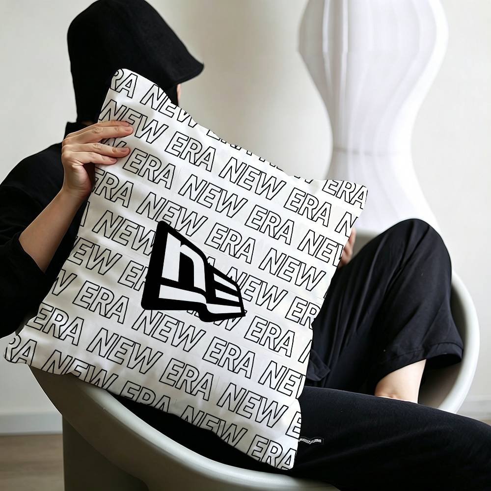 غطاء وسادة بشعار N-NewS E-Era، - مراجعة Home Textiles Logo وسعره